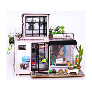 DIY Mini House - Kevin's Studio