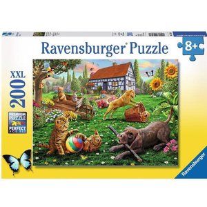 Ravensburger - 200 Piece - Playing in the Yard